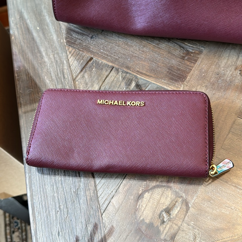 Michael Kors Leather Wallet - Merlot and Gold Hardware - Picture 5 of 6
